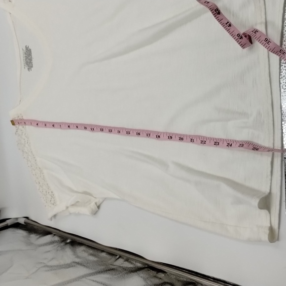 Westbound crochet shoulders heather slub white V-neck tee draw up hem - Picture 8 of 10